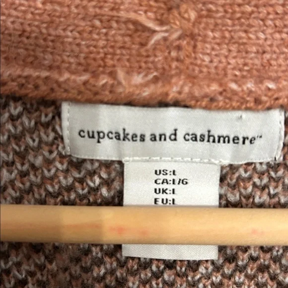 cupcakes & cashmere Plaid Cardigan in Brown and White - Picture 2 of 9